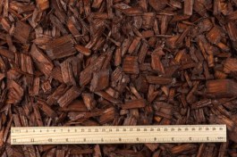 Colored wood chips mulch BROWN